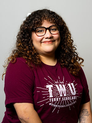 Headshot of Karyme Flores