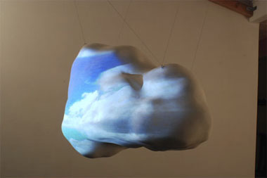 Cloud / sculpture with video / 2008